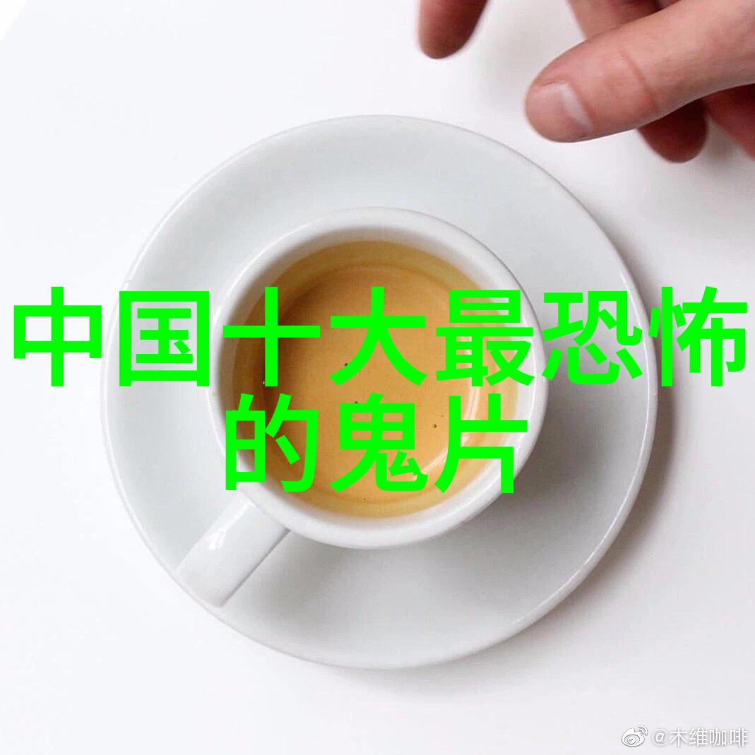 女娲造人神话中的创世纪与爱的雕塑